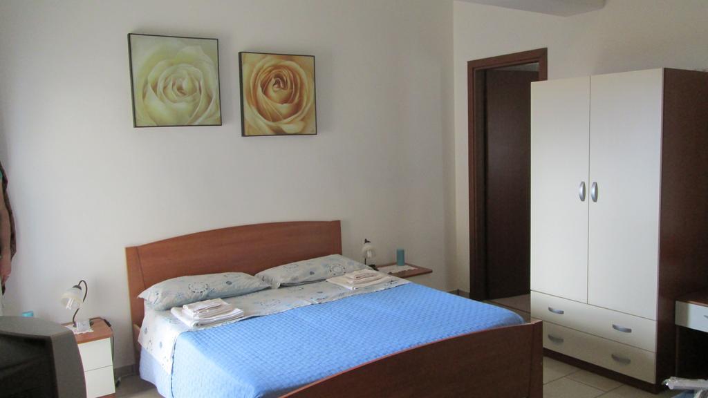 Bed And Breakfast Oasi Ρέτζιο ντι Καλάμπρια Δωμάτιο φωτογραφία